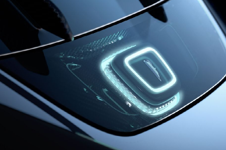 Theo công bố từ Pininfarina, xe có khả năng tăng tốc từ 0 lên 100 km/h chỉ trong dưới 2 giây, lên 300 km/h trong chưa đầy 12 giây và tốc độ tối đa đạt ngưỡng 350 km/h.