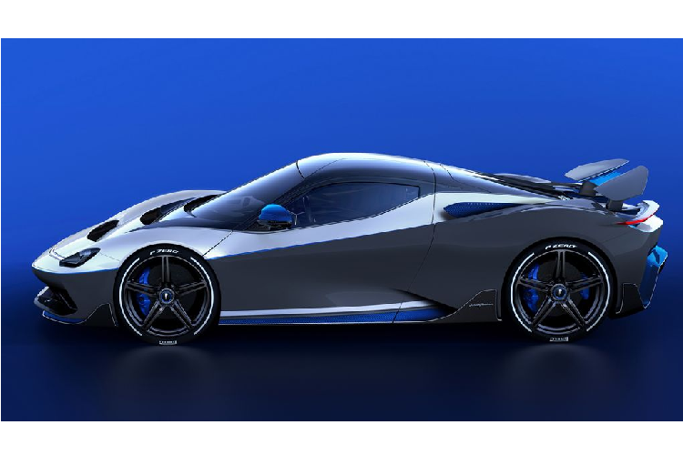 Cuối cùng, gói pin 120 kWh được cho là cung cấp cho Pininfarina Battista Anniversario phạm vi di chuyển lên tới hơn 500 km.