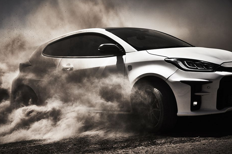 Được định vị sản phẩm cạnh tranh trực tiếp với Ford Fiesta ST, Renault Clio RS và Volkswagen Polo GTI, Toyota GR Yaris 2020 mới - chiếc xe nhỏ gọn đến từ Nhật Bản cho thấy sức mạnh vượt trội hơn, đặc biệt với hệ dẫn động 4 bánh toàn thời gian.