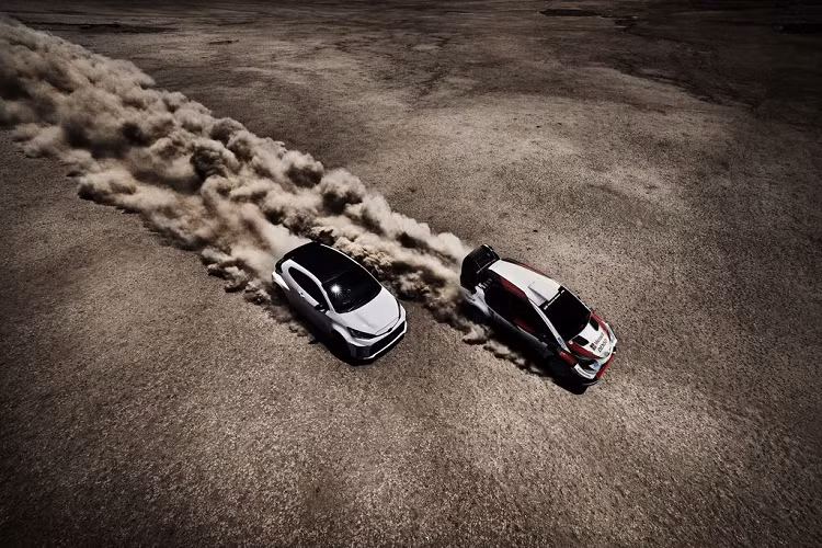 Do đó, hệ dẫn động có thể truyền tải 100% lực mô-men xoắn vào trục trước hoặc sau ở một số thời điểm, tăng khả năng bám đường cũng như cải thiện khả năng vào cua cho chiếc xe.