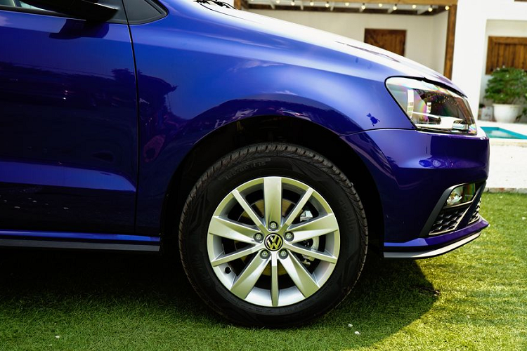 Volkswagen Polo thế hệ đầu tiên được ra đời từ những năm 1975. Trải qua 45 năm lịch sử, Polo đã dần khẳng định được tên tuổi và uy tín của mình trong làng xe thế giới. Theo Volkswagen, đã có tổng cộng 16 triệu chiếc Polo được xuất xưởng kể từ ngày đầu tiên.