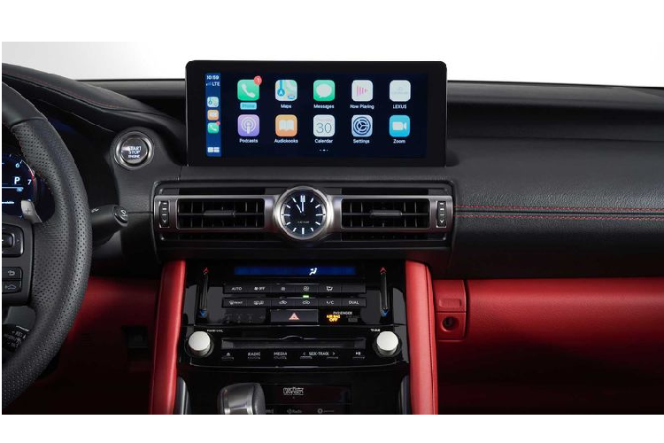 Giống như nền tảng khung gầm, nội thất của Lexus IS 2021 cũng không hoàn toàn mới. Tuy nhiên, hãng xe sang Nhật Bản đã làm mới chiếc sedan cỡ nhỏ của mình với màn hình cảm ứng 8 inch tiêu chuẩn cho hệ thống thông tin giải trí tương thích Apple CarPlay, Android Auto và Amazon Alexa, tùy chọn là màn hình cảm ứng 10,3 inch. Xe còn có màn hình hiển thị 3 ich sau vô lăng. Một điểm khá thất vọng là bộ điều khiển touchpad của đời trước vẫn được giữ lại.