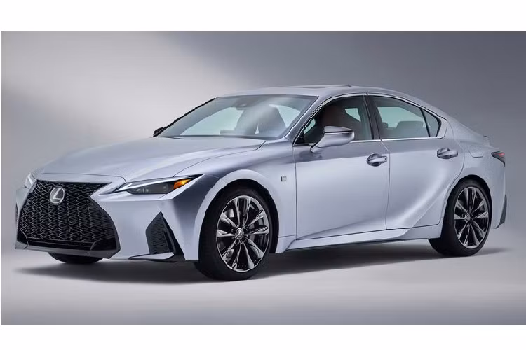 Lexus IS mới được bổ sung các trang bị an toàn tiên tiến nhất từ Lexus, bao gồm Lexus Safety System+ 2.5 với phanh khẩn cấp tự động với phát hiện người đi bộ và người đi xe đạp, hệ thống cảnh báo va chạm trước.