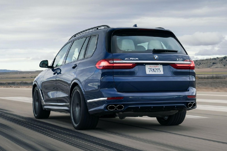 Nhờ đó, Alpina XB7 2021 có thể tăng tốc từ 0-100 km/h trong thời gian chỉ 4,2 giây, chạy hết quãng đường 400 m trong 12,6 giây và đạt vận tốc tối đa 290 km/h. Alpina XB7 2021 có thể đạt được những con số này khi sử dụng bộ vành hợp kim 21 inch tiêu chuẩn, nằm trong lốp hiệu suất cao 285/45 R21.