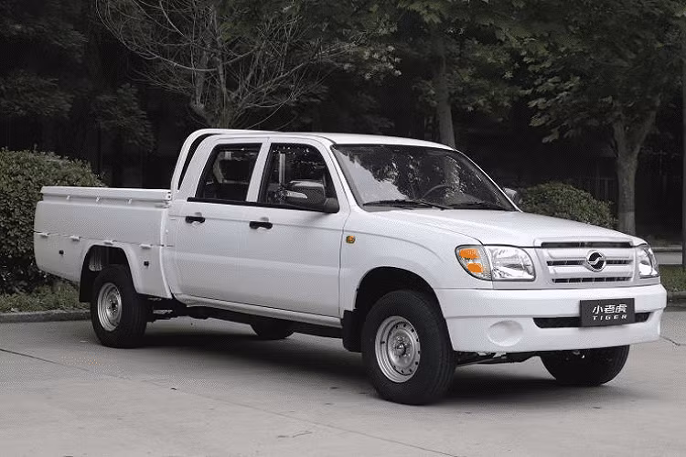 Zhongxing Auto, gọi tắt là ZX Auto, là một trong nhà sản xuất xe bán tải nổi tiếng nhất thị trường Trung Quốc, xuất khẩu sản phẩm tới hàng tá đất nước khác trên thế giới. Dòng xe Zhongxing Grand Tiger 2020 mới, kỳ lạ khi được gọi là “Tiểu Lão Hổ” ở Trung Quốc, từ lâu đã là sản phẩm bán chạy nhất của thương hiệu này.