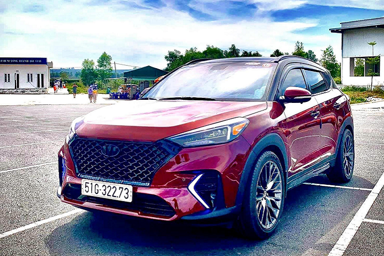 Bên cạnh đó, xe cũng đi kèm những thay đổi nhỏ ở phần mềm điều khiển tay lái (vô lăng lực điện). Thật tiếc rằng, hiện tại Hyundai chỉ sản xuất phiên bản Tucson N Line dành cho thị trường châu Âu.