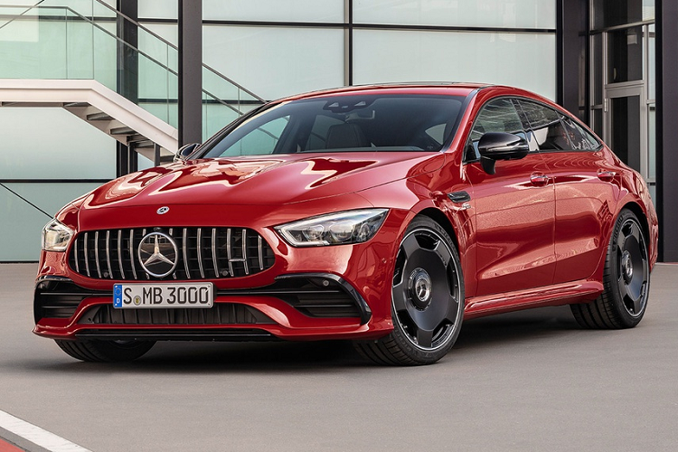 Tại Mỹ, mức giá xe Mercedes AMG GT 43 4 cửa khởi điểm vào khoảng 90.950 USD. Mức giá này thấp hơn mẫu xe AMG GT 53 khoảng 10.050 USD. Đây là một sự lựa chọn phù hợp cho những khách hàng muốn bước chân vào thế giới thể thao của AMG nhưng không phải lo ngại việc cầm cương những mẫu xe có công suất lên đến gần 640 mã lực như chiếc AMG GT 63 S.