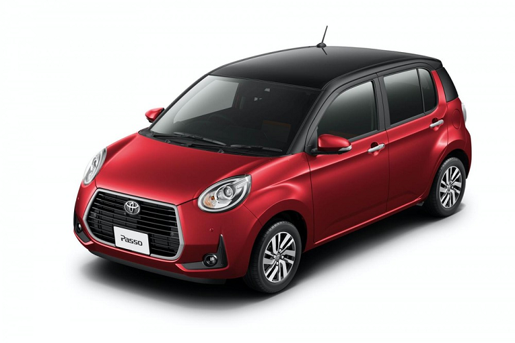 Giá xe Toyota Passo Moda Charm bán ra khởi điểm từ 1.617.000 yên (khoảng 350 triệu đồng) cho phiên bản FWD và 1.793.000 yên (khoảng 390 triệu đồng) cho bản AWD.