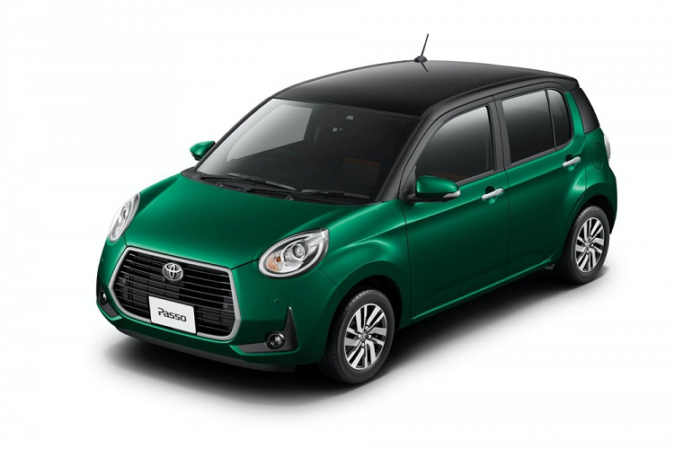 Tương tự với tất cả những mẫu Toyota Passo cỡ nhỏ khác, phiên bản đặc biệt cũng sử dụng động cơ xăng hút khí tự nhiên 3 xi-lanh dung tích 1.0 lít sản sinh 68 mã lực và 92 Nm mô-men xoắn cực đại.