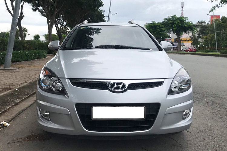 Với giá bán ngang tầm xe hạng A phổ thông, Hyundai i30 CW đời 2008 nhập Hàn là một gợi ý dành cho người mua có chi phí mua xe thấp, nhưng đề cao chất lượng, độ an toàn, tiện nghi và rộng rãi. Tuy nhiên đây là một dòng xe đời cũ, nhập khẩu nên người mua cần quan tâm nhiều đến vấn đề phụ tùng để bảo dưỡng, sửa chữa.