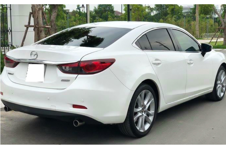 Mazda6 2.5L trên thị trường xe cũ được đánh giá nhiều trang bị tốt trong tầm giá mà người mua có thể sở hữu. Phiên bản 2.5L này sử dụng động cơ xăng 2.5L công nghệ động cơ SkyActiv-G cho công suất 185 mã lực tại vòng tua 5.700 vòng/phút và mô-men xoắn cực đại 250 Nm tại vòng tua 3.250 vòng/phút. Sức mạnh được truyền xuống cầu trước (FWD) thông qua hộp số tự động 6 cấp (6AT).