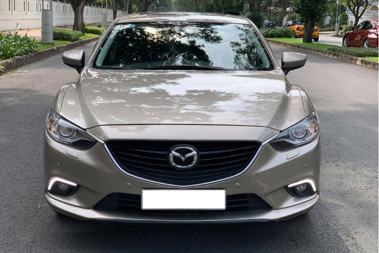 Hệ thống giải trí sử dụng đầu DVD, AM/FM/MP3, trang bị màn hình cảm ứng trung tâm, định vị dẫn đường GPS, các cổng kết nối đa phương tiện USB/AUX, kết nối bluetooth, hệ thống âm thanh 11 loa Bose, điều hoà tự động 2 vùng độc lập với cửa gió hàng ghế sau và cửa sổ trời (chỉnh điện)...