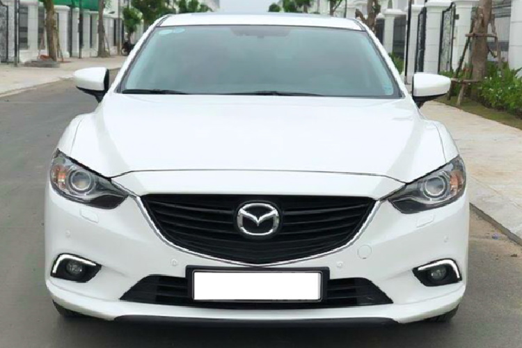 Tại thời điểm 2015, Mazda6 phiên bản 2.5L được THACO lắp ráp và bán ra thị trường với mức giá khoảng 1,1, nhưng sau khoảng thời gian 5 năm sử dụng, người dùng Mazda6 cũng phải chịu mất giá “lỗ” gần nửa tỷ đồng bao gồm chi phí mua xe và các chi phí khác mà chủ xe phải bỏ ra để lăn bánh.