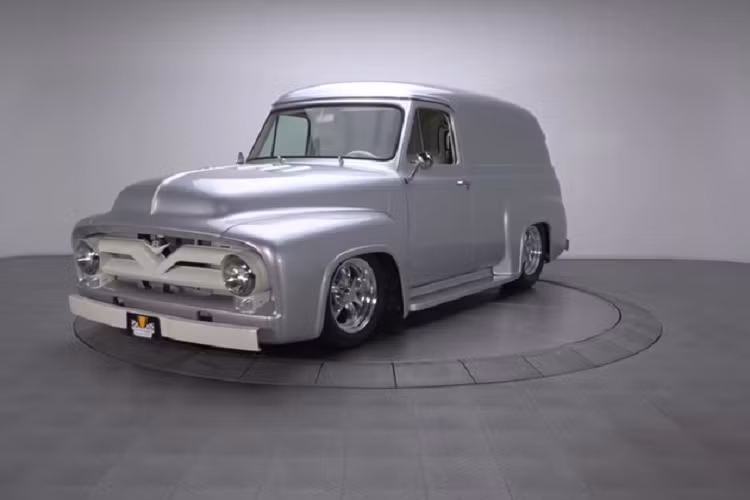 Nhìn chung, đây rõ ràng là một chiếc xe cổ điển được phục chế mới ấn tượng và đủ sức thu hút sự chú ý nếu xuất hiện trên đường phố. Hiện nay, nó đang được rao bán với giá 86.900 USD bởi RK Motors Charlotte.