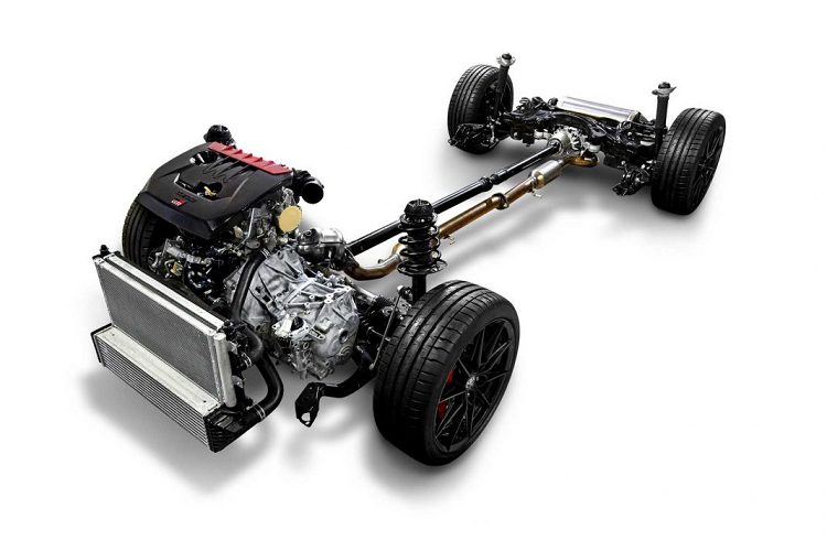 Bên cạnh đó, phiên bản hiệu năng cao này cũng nhận được sự nâng cấp ở hệ thống treo khi có sự xuất hiện của tay đòn kép, thanh giằng trước và dầm xoắn sau. Hệ thống phanh cũng được nâng cấp với đĩa phanh 356 mm kết hớp cùng kẹp phanh 4 piston ở bánh trước và đĩa 297 mm cùng kẹp phanh 2 piston ở bánh sau.