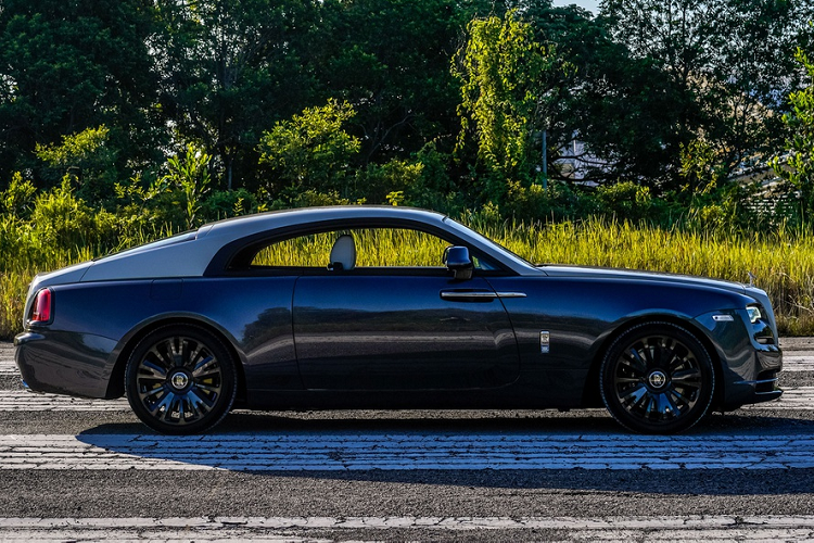 Để kỷ niệm 100 năm sự kiện này, Rolls-Royce đã ra mắt siêu phẩm Wraith Eagle VII. Tên của phiên bản đặc biệt này được đặt theo tên của động cơ trên chiếc máy bay huyền thoại đó.