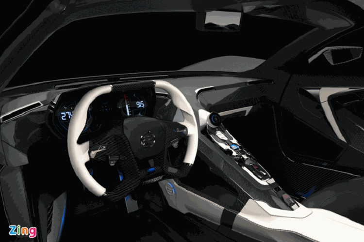 Bên cạnh đó, xe sử dụng bộ vỏ xe hiệu suất cao Michelin Pilot Sport Cup 2 với thông số 285/35 ZR20 ở cầu trước và 345/30 ZR20 ở cầu sau. Kẹp phanh của xe cũng do Brembo sản xuất với 6 piston ở cầu trước và 4 piston ở cầu sau. Elation Freedom sử dụng hệ thống đĩa phanh gốm carbon CCM-R cũng do Brembo sản xuất. 