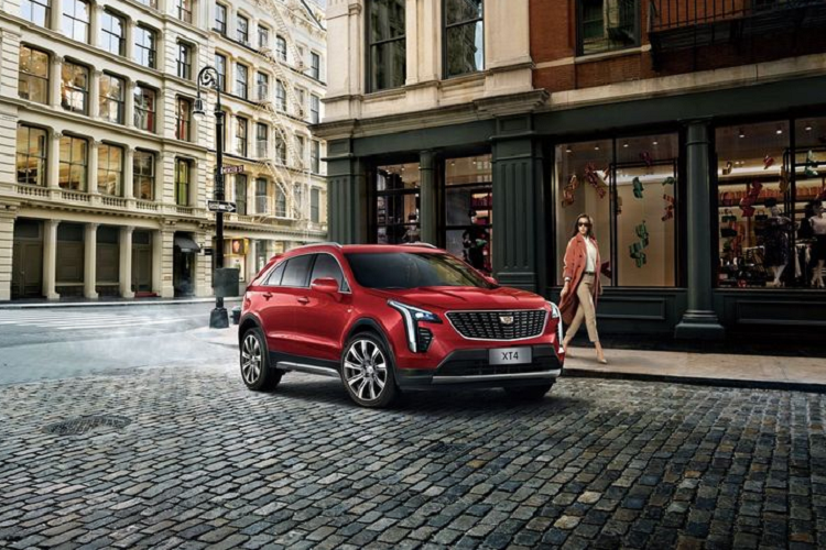 Khi xác nhận đúng là chủ xe, hệ thống sẽ mở cửa, cho phép khởi động máy mà không cần dùng đến chìa khóa. Bên cạnh tính năng Face ID trên Cadillac XT4 2021, hệ thống còn tích hợp các tùy chọn bảo mật như mở khóa bằng vân tay và mật khẩu, ba cách bảo mật này có thể kết hợp với nhau tùy theo sở thích của người dùng.