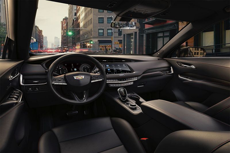 Theo Cadillac, hệ thống lệnh thoại Baidu có thể nhận ra 214 câu lệnh khác nhau và có khả năng tương tác giữa con người và máy tính trong hơn 60 loại tình huống phổ biến. Tính năng này cũng cho phép người dùng truy cập nhiều chức năng khác như hệ thống định vị, điều chỉnh nhiệt độ, lấy thông tin về thời tiết, các chuyến bay hay bật nhạc, đọc tin tức, sách...