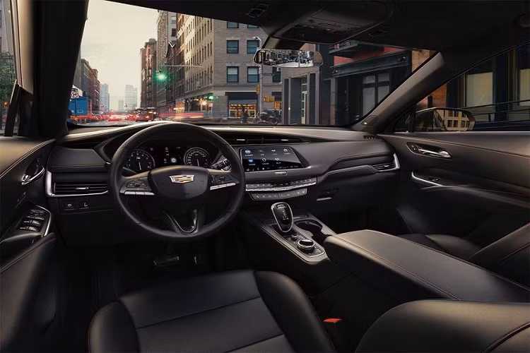 Theo Cadillac, hệ thống lệnh thoại Baidu có thể nhận ra 214 câu lệnh khác nhau và có khả năng tương tác giữa con người và máy tính trong hơn 60 loại tình huống phổ biến. Tính năng này cũng cho phép người dùng truy cập nhiều chức năng khác như hệ thống định vị, điều chỉnh nhiệt độ, lấy thông tin về thời tiết, các chuyến bay hay bật nhạc, đọc tin tức, sách...