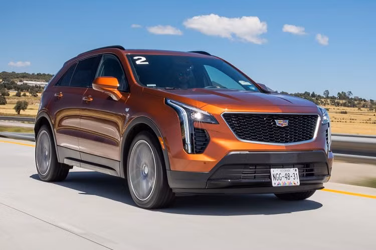 Hệ truyền động của Cadillac XT4 2021 tại Trung Quốc vẫn như trước, xe sử dụng động cơ xăng tăng áp 2.0L 4 xi-lanh cho công suất 241 mã lực và mô-men xoắn cực đại 350 Nm, đi kèm là hộp số tự động 9 cấp và hệ dẫn động 4 bánh.