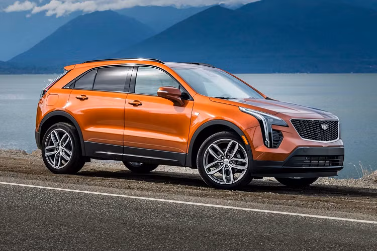 Cadillac hiện đã bắt đầu giao XT4 2021 cho các đại lý ở Trung Quốc, xe có giá bán từ 259.700 - 391.700 Nhân dân tệ (khoảng 891 triệu đồng - 1,34 tỷ đồng).