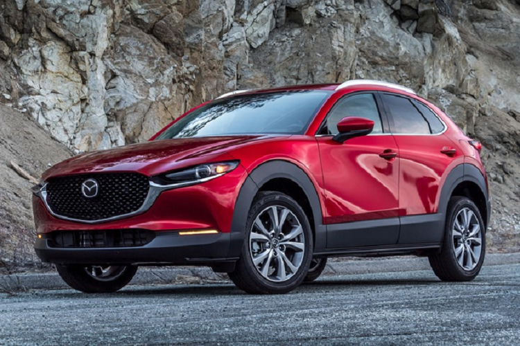 Cũng như model cũ, Mazda CX-30 2.5 S 2021 sử dụng hộp số tự động 6 cấp với dẫn động FWD kết hợp công nghệ kiểm soát lực kéo G-Vectoring Control Plus hoặc tùy chọn dẫn động i-Activ AWD với tính năng trợ giúp lực kéo off-road.