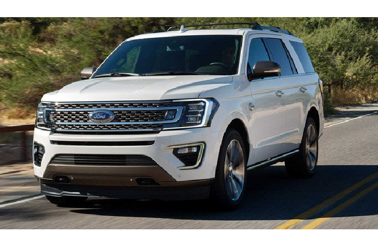 Ford Expedition 2020 – 54.205 USD. Thiết kế mới của SUV cỡ lớn được đánh giá cao, cân bằng giữa trải nghiệm lái và off-road, xử lý chính xác, khoang lái và hàng ghế thứ 3 cực rộng, công nghệ hiện đại. SUV được trang bị động cơ V6 tăng áp kép đủ mạnh, cho công suất 375 mã lực, mô-men xoắn 637 Nm. Riêng bản đời cao Platinum đạt công suất 400 mã lực, mô-men xoắn 650 Nm. Bản trục cơ sở dài cũng có sẵn.