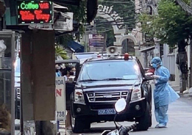 TPHCM cach ly 23 nguoi tiep xuc voi nam benh nhan mac Covid-19-Hinh-2