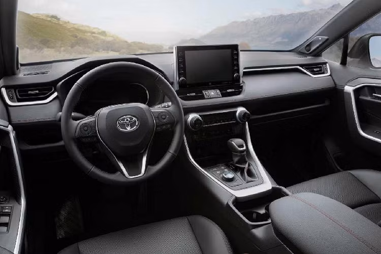 Bây giờ, hãng xe Nhật Bản vừa công bố mẫu xe SUV Toyota RAV4 2021 Prime có giá khởi điểm 38.100 USD (887 triệu đồng). Đây cũng là phiên bản RAV4 đắt nhất mà Toyota cung cấp.