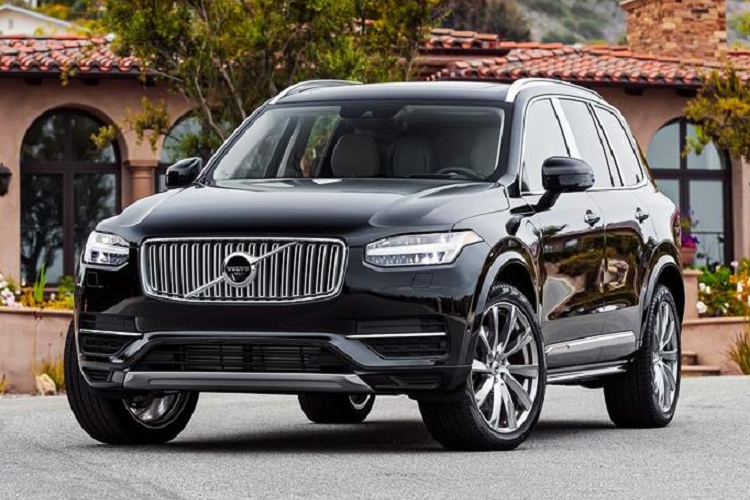 Sang trọng chưa phải là "át chủ bài" của Volvo XC90 Excellence khi thuyết phục nữ diễn viên Diễm My 6X chọn lựa mình làm bạn đồng hành, hãng xe Thụy Điển từ lâu được biết đến với những tính năng an toàn "thượng thừa" như hệ thống kiểm soát hành trình thông minh, cảnh báo va chạm sớm, hỗ trợ giữ làn đường, cảnh báo chệch làn đường, hỗ trợ leo dốc và đổ đèo, camera hỗ trợ đỗ xe, chế độ hỗ trợ đỗ xe tự động hay phanh tay điện tử, hệ thống cảnh báo điểm mù, camera hỗ trợ đỗ xe 360 độ hay công nghệ phanh khẩn cấp tự động AEB.