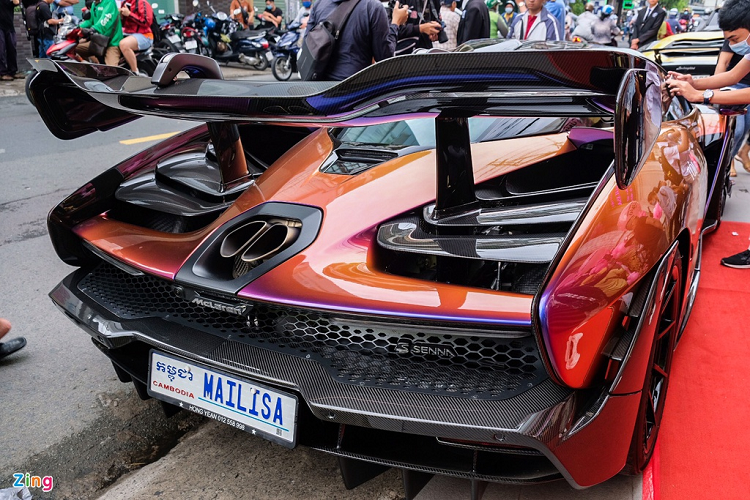 McLaren Senna được trang bị động cơ đặt giữa tăng áp kép V8 4.0L, sản sinh công suất 789 mã lực và mô-men xoắn cực đại 800 Nm. Nhờ sức mạnh này, Senna có thể tăng tốc 0-100 km/h trong 3 giây, 0-200 km/h trong 6,8 giây và tốc độ tối đa 335 km/h. 