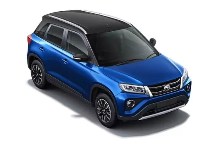 Urban Cruiser trang bị hai túi khí trước, ABS, EBD, cảnh báo vượt quá tốc độ, cảnh báo thắt dây an toàn, cảm biến đỗ xe và camera lùi, và hỗ trợ khởi động ngang dốc trên các phiên bản số tự động. Tại Ấn Độ, đối thủ của Toyota Urban Cruiser gồm chính Maruti Suzuki Vitara Brezza, Hyundai Venue, Mahindra XUV300, Kia Sonet, Tata Nexon, Mahindra XUV300 và Ford EcoSport.