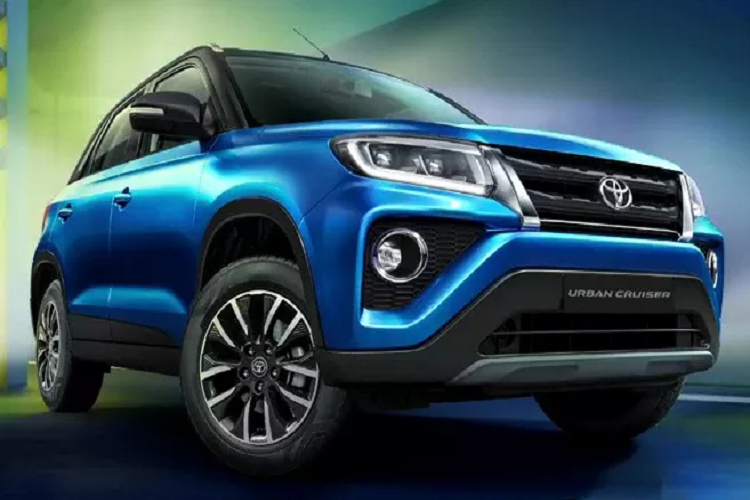 Đối thủ của Toyota Urban Cruiser 2020 mới là Hyundai Venue có giá khởi điểm chỉ từ 675.000 INR (212 triệu đồng), Kia Sonet từ 671.000 INR (210 triệu đồng), Tata Nexon từ 700.000 INR (220 triệu đồng), và Ford EcoSport chỉ từ 818.000 INR (256 triệu đồng).