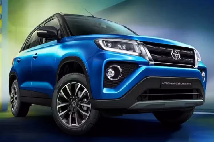 Đối thủ của Toyota Urban Cruiser 2020 mới là Hyundai Venue có giá khởi điểm chỉ từ 675.000 INR (212 triệu đồng), Kia Sonet từ 671.000 INR (210 triệu đồng), Tata Nexon từ 700.000 INR (220 triệu đồng), và Ford EcoSport chỉ từ 818.000 INR (256 triệu đồng).