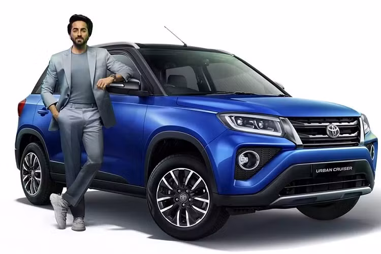  Giá xe Toyota Urban Cruiser từ 840.000 đến 1.130.000 INR (264-355 triệu đồng) tại Ấn Độ. Tại thời điểm ra mắt, xe có 3 phiên bản gồm Mid, High và Premium với 2 tùy chọn hộp số AT và MT. Tuy giá bán này khá thấp nếu so với các xe CUV đô thị tại thị trường Việt Nam (từ 600 triệu đồng) nhưng lại thuộc hàng đắt nếu so tại Ấn.