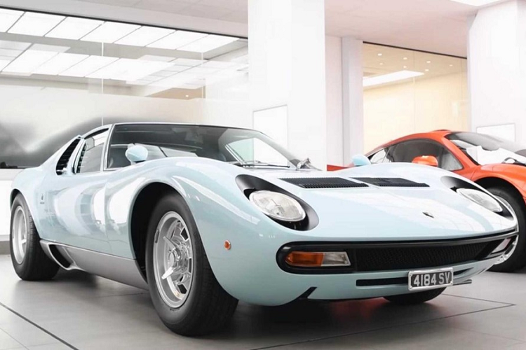 Hiện chưa rõ chi phí cho dịch vụ phủ lớp film bảo vệ sơn ngoại thất của chiếc Lamborghini Miura SV. Tuy nhiên, chi phí chăm sóc và bảo dưỡng những chiếc siêu xe như thế này chắc chắn không bao giờ rẻ.