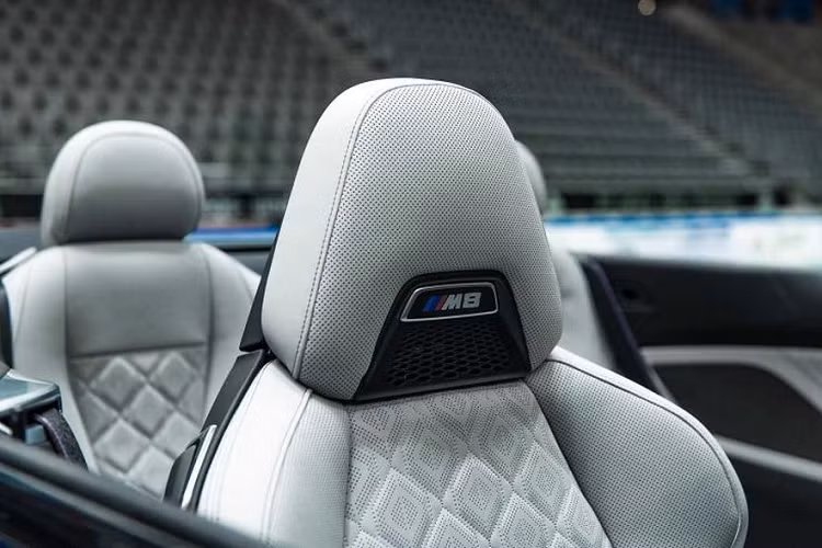 Ngoài ra, nhà độ Đức còn cung cấp 2 phiên bản nhẹ nhàng hơn bao gồm bản tiêu chuẩn với 709 mã lực và 850 Nm nhờ một nâng cấp phần mềm.