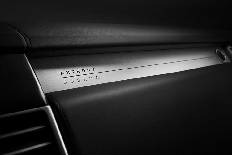 “Trận tranh tài tiếp theo của tôi sẽ có sự góp mặt của chiếc Range Rover đặc biệt này. Với việc sinh sống tại thủ đô London trong khi thường xuyên thực hiện các buổi tập tại thành phố Sheffield, tôi luôn phải dành nhiều thời gian di chuyển trên đường.