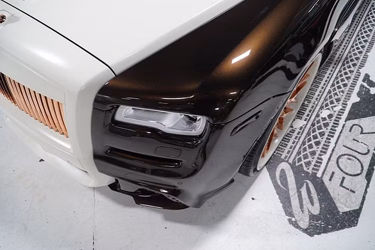 Chiếc xe được phối màu lại với 3 màu sắc độc đáo với màu sắc nâu “Candy Brown” với hiệu ứng ánh kim chủ đạo. Kết hợp với đó chính là các chi tiết màu trắng mờ như nắp capo, phần cản trước.