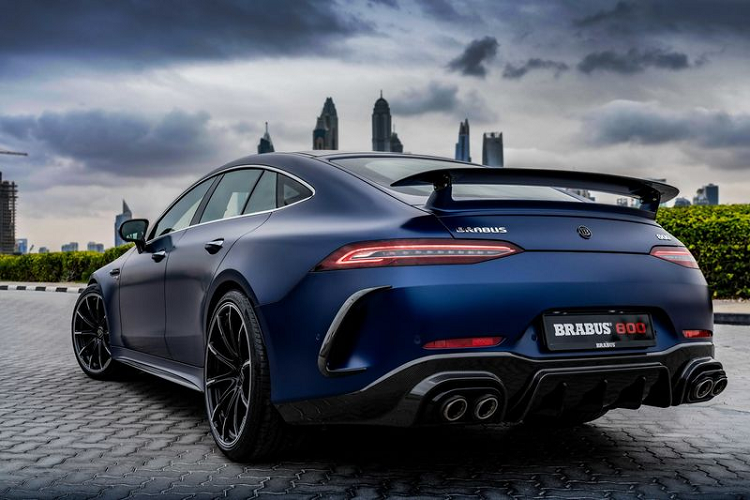 Sức mạnh mới giúp AMG GT 63 S 4-door chỉ cần 2,9 giây để tăng tốc từ 0- 100 km/h, nhanh hơn 0,3 giây so với nguyên bản. Mặt khác, tốc độ tối đa vẫn giới hạn ở mức 315 km/h.