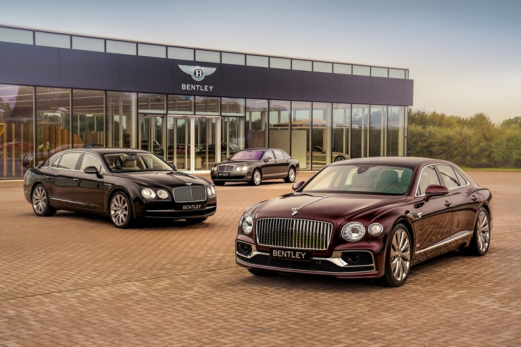 Hãng xe siêu sang Anh quốc đã tạo ra một Bentley Continental Flying Spur cao cấp vào năm 2005 để nhắm đến các khách hàng muốn sở hữu xe quý tộc nhưng giá thành không quá cao như các dòng xe Rolls-Royce hay Maybach đang bán vào thời kỳ đó. Sau 15 năm tồn tại trên thị trường, Bentley đã xuất xưởng chiếc Flying Spur thứ 40.000.