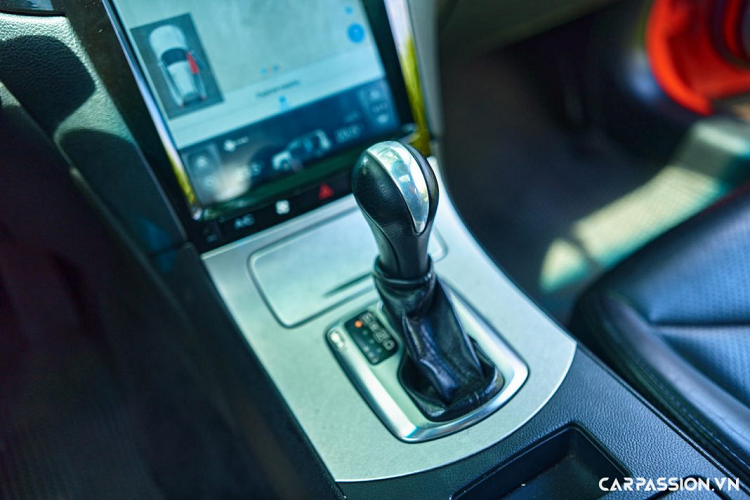 Trên thị trường, Infiniti G37 coupe là đối thủ cạnh tranh trực tiếp với những chiếc xe Đức cùng thời như Audi A5 Coupe 8T3 hay BMW 3-Series Coupe E92. Các chuyên gia thử xe đã từng ghi nhận G37 coupe chỉ cần 5,5 giây để tăng tốc từ 0 lên 100km/h, so với thời gian hơn 6 giây của BMW 328i và khoảng 5 giây của BMW 335i.