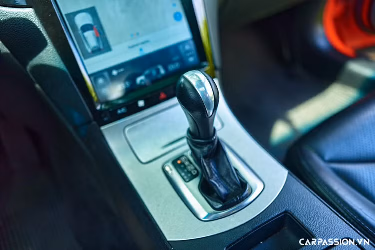 Trên thị trường, Infiniti G37 coupe là đối thủ cạnh tranh trực tiếp với những chiếc xe Đức cùng thời như Audi A5 Coupe 8T3 hay BMW 3-Series Coupe E92. Các chuyên gia thử xe đã từng ghi nhận G37 coupe chỉ cần 5,5 giây để tăng tốc từ 0 lên 100km/h, so với thời gian hơn 6 giây của BMW 328i và khoảng 5 giây của BMW 335i.