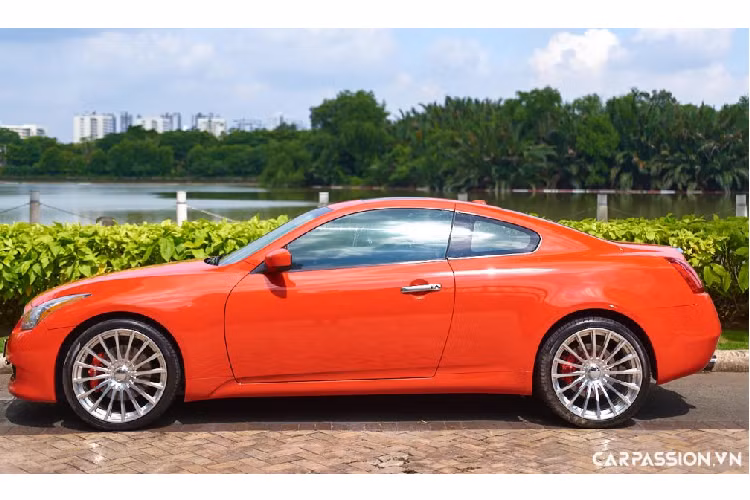 Tương tự các dòng xe sang Nhật Bản nói chung, các mẫu xe của thương hiệu Infiniti thường được đánh giá là khá “lành tính”, sử dụng động cơ bền bỉ, đáng tin cậy, ít đòi hỏi sửa chữa bảo dưỡng nhiều. Đây là một lợi thế của Infiniti G37 coupe nếu đặt cạnh các đối thủ đến từ Đức cùng đời.