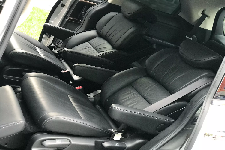 Hiện tại, không nhiều xe Honda Odyssey đã qua sử dụng được rao bán trên thị trường xe cũ. Đơn cử, một chiếc Honda Odyssey đời 2016 đang được chủ nhân chào bán với giá 1,279 tỷ đồng, lăn bánh hơn 40.000km.