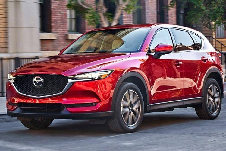 Mazda CX-5 2.5 2WD tiêu thụ nhiên liệu 7,76 lít/ 100 km đường hỗn hợp. Xe hiện có giá bán tại thị trường ôtô Việt Nam từ 899 - 999 triệu đồng