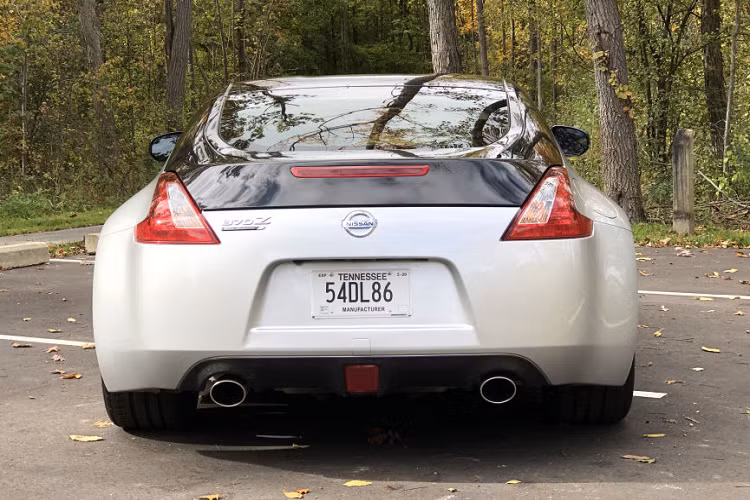 Về mảng vận hành, Autoblog cho biết, xe Nissan 370Z thế hệ mới sở hữu động cơ V6 3.0L tăng áp kép từ Infiniti Q50/Q60 400 Red Sport sẽ được sử dụng cho Z mới đi kèm hộp số tự động 9 cấp tiêu chuẩn hoặc sàn tùy chọn. Công suất dự kiến của hệ thống được Nissan tuyên bố là dao động quanh mức 500 mã lực cho phiên bản Nismo.