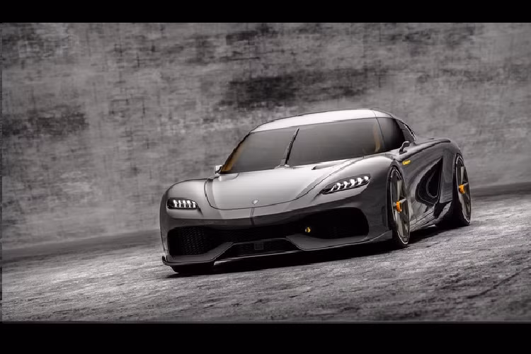 Động cơ trên Gemera được thiết kế để tương thích với các dạng năng lượng như ethanol, metanol và cả xăng cồn E85. Nó kết hợp với một hệ thống hybrid cho ra công suất tối đa 1.700 mã lực và mô-men xoắn 3.500 Nm. Koenigsegg tuyên bố Gemera có khả năng tăng tốc 0-100 km/h chỉ trong 1,9 giây.