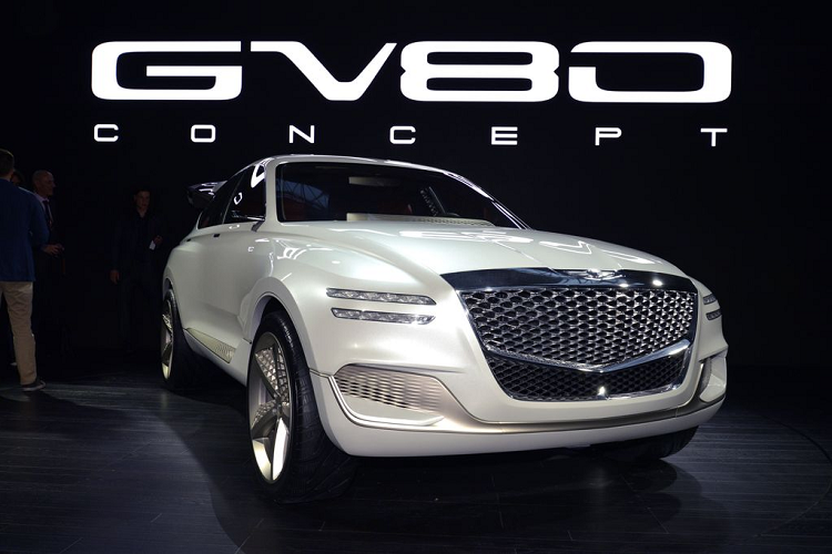 Theo thông tin rò rỉ trong khuôn khổ buổi ra mắt kín, mẫu SUV hạng sang này sẽ được phân phố ra thị trường nội địa với 3 phiên bản, trong đó có 2 phiên bản máy xăng và 1 phiên bản máy dầu. Bao gồm: Bản 2.5T máy xăng với giá xe Genesis GV80 2020 từ 58,5 - 63,5 triệu Won (khoảng 1,13 - 1,23 tỷ đồng); Bản 3.5T máy xăng với giá từ 70 - 80 triệu Won (khoảng 1,36 - 1,55 tỷ đồng); bản 3.0D máy dầu với giá từ 64,5 - 82,5 triệu Won (khoảng 1,25 - 1,6 tỷ đồng).